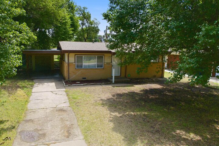 Property Photo: 1448 N Prairie Ln KS 67037