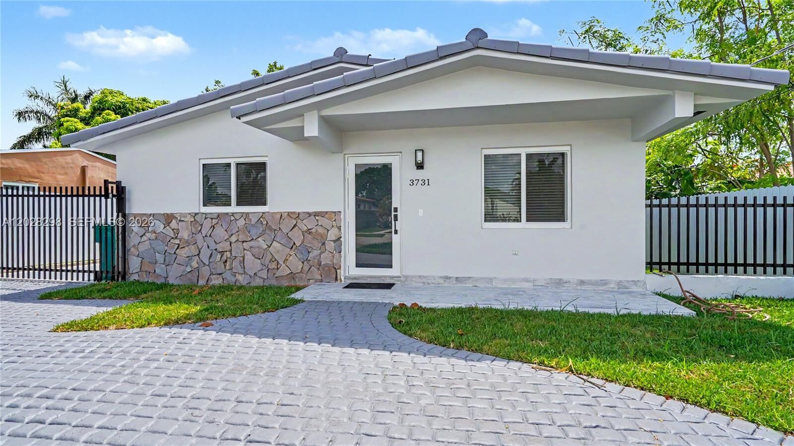 Property Photo: 3731 SW 87th Pl FL 33165