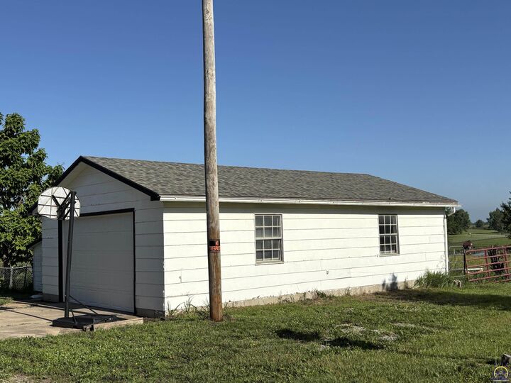 Property Photo: 16399 R Rd KS 66509