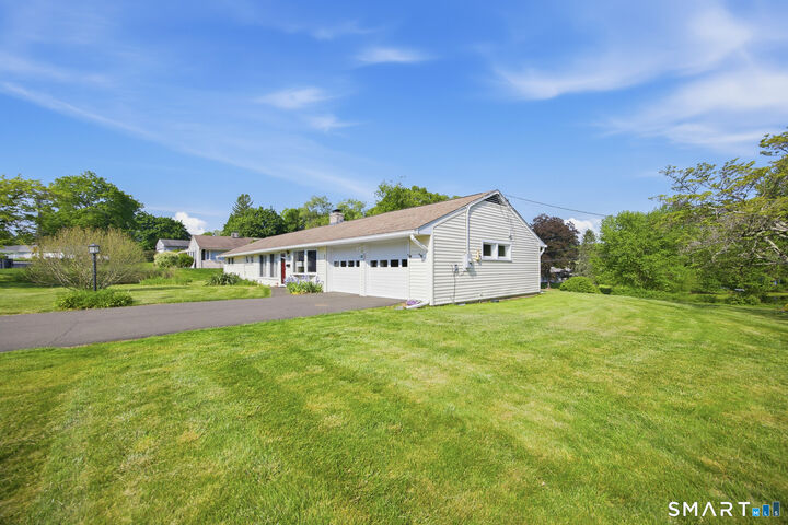 Property Photo:  401 Juniper Lane  CT 06410 