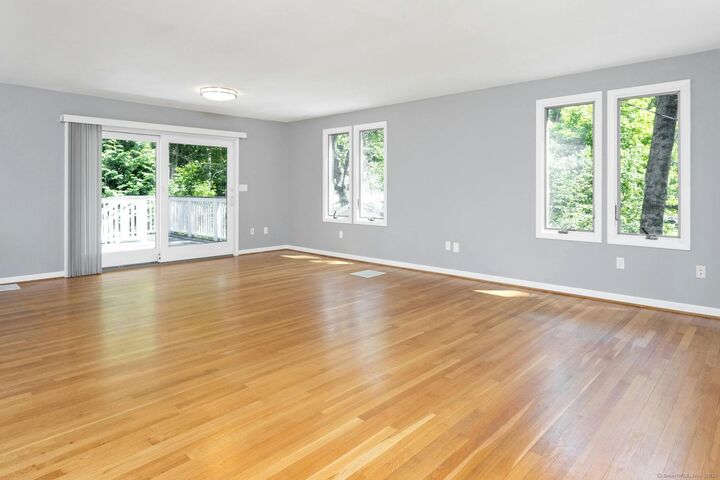 Property Photo:  5 Wakerobin Road  CT 06851 