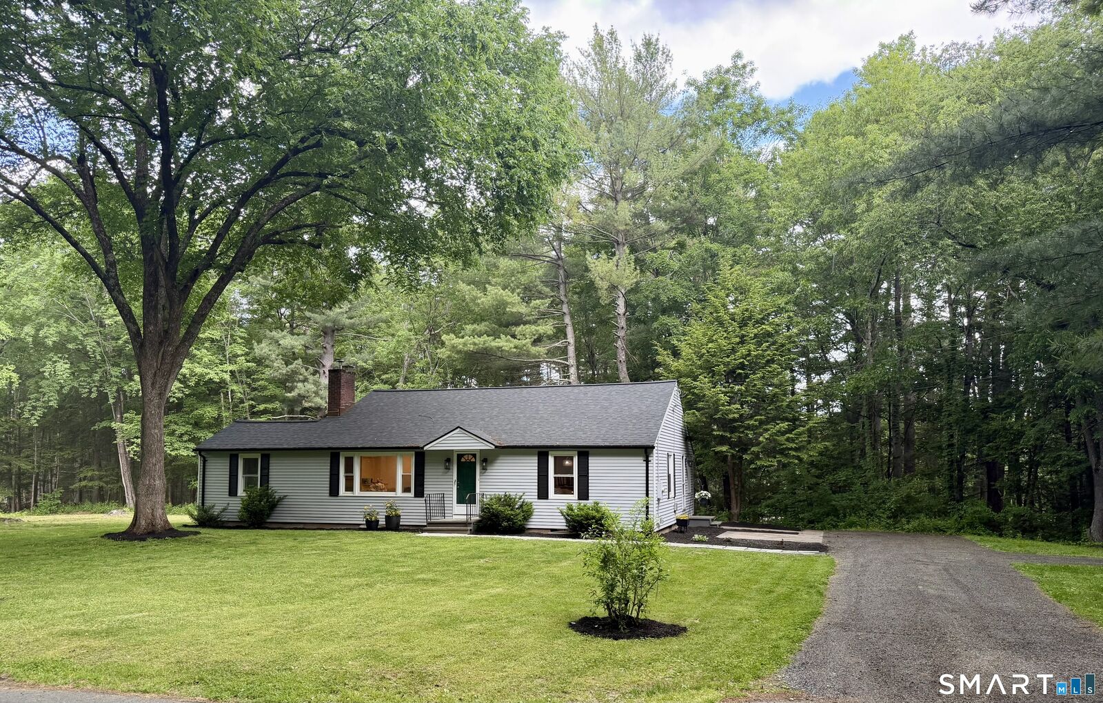 Property Photo:  26 Crescent Way  CT 06070 