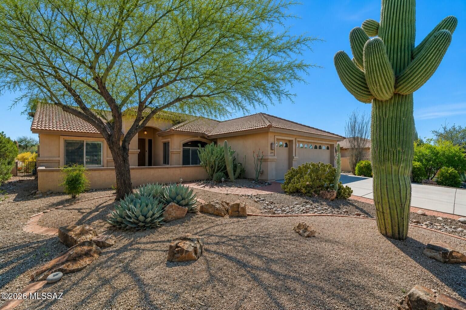 Property Photo:  2394 E Bonita Canyon Drive  AZ 85614 