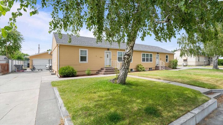 Property Photo:  1313/1315 Farrell Lane  WA 99354 