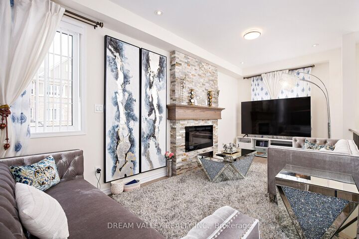 Property Photo: 88 Jolly Way ON M1P 0E2