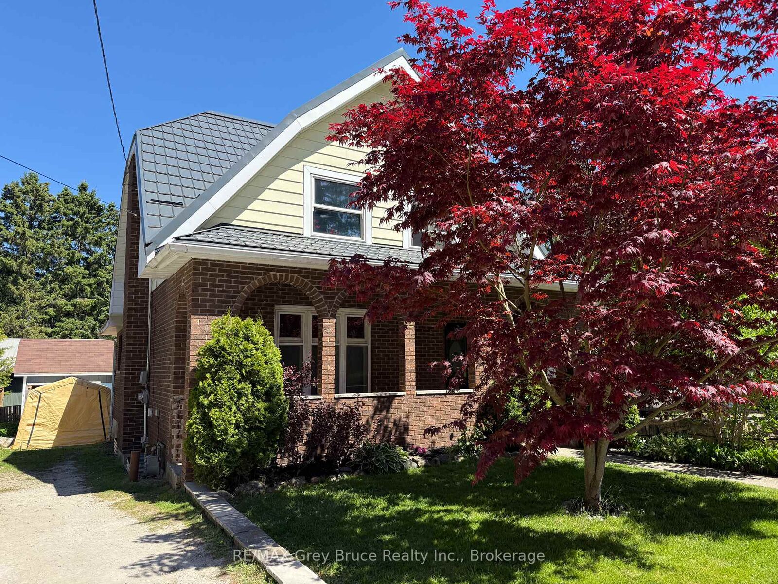 Property Photo: 1427 5th A Avenue W ON N4K 5E5