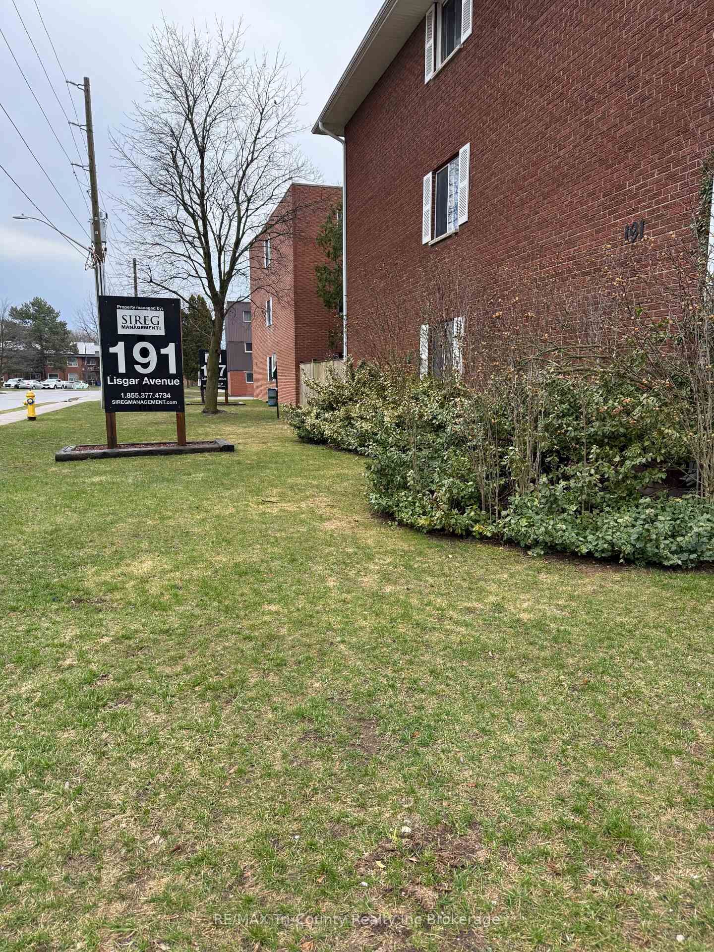 Property Photo: 191 Lisgar Avenue 106 ON N4G 3L5
