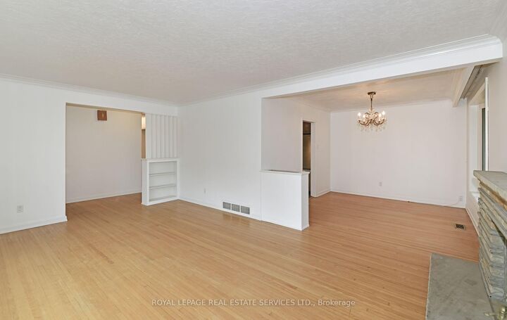 Property Photo:  3 Kellogg Street  ON M8Z 4C6 