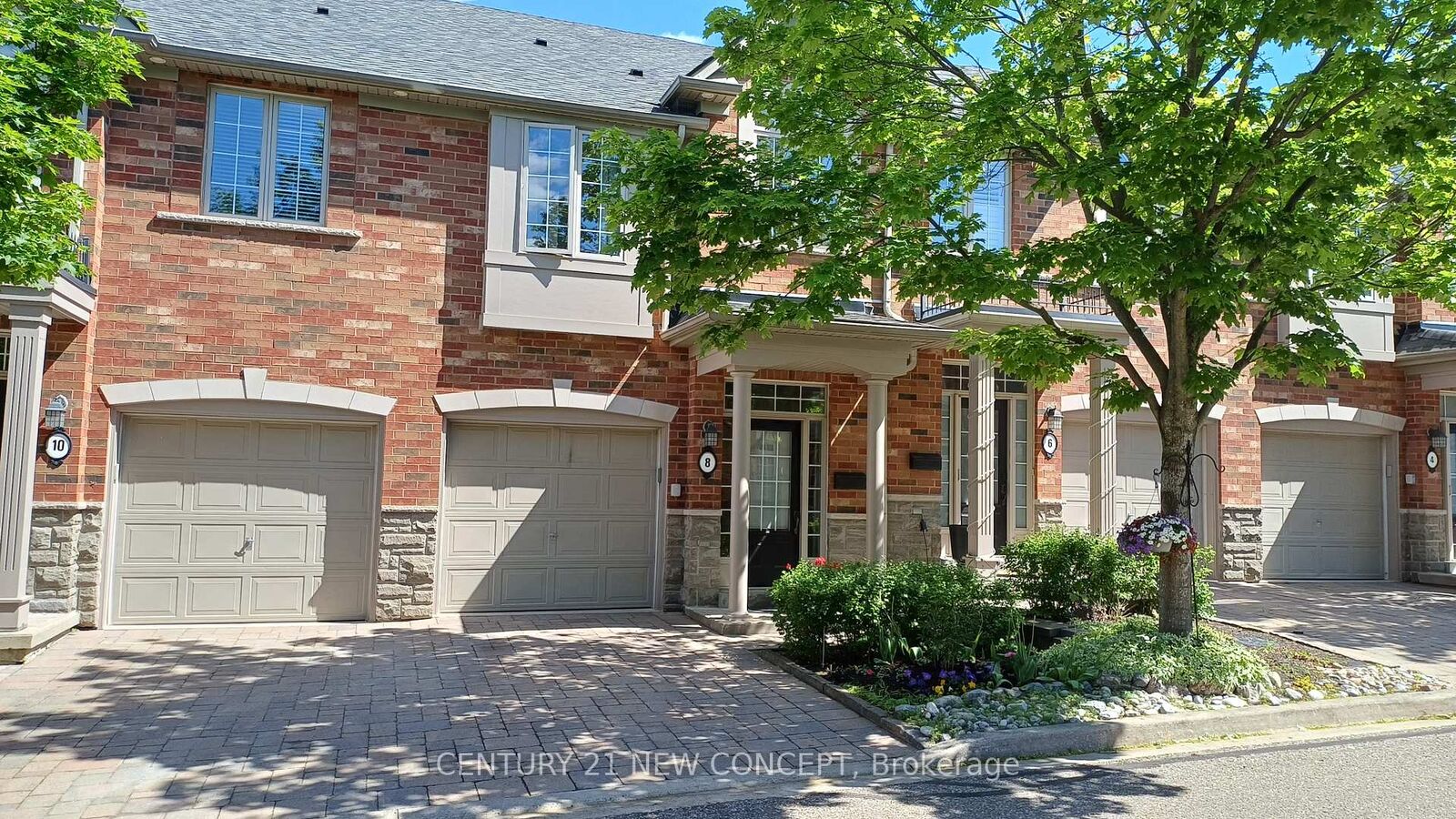 Property Photo: 2401 Fifth Line W 8 ON L5K 1V9