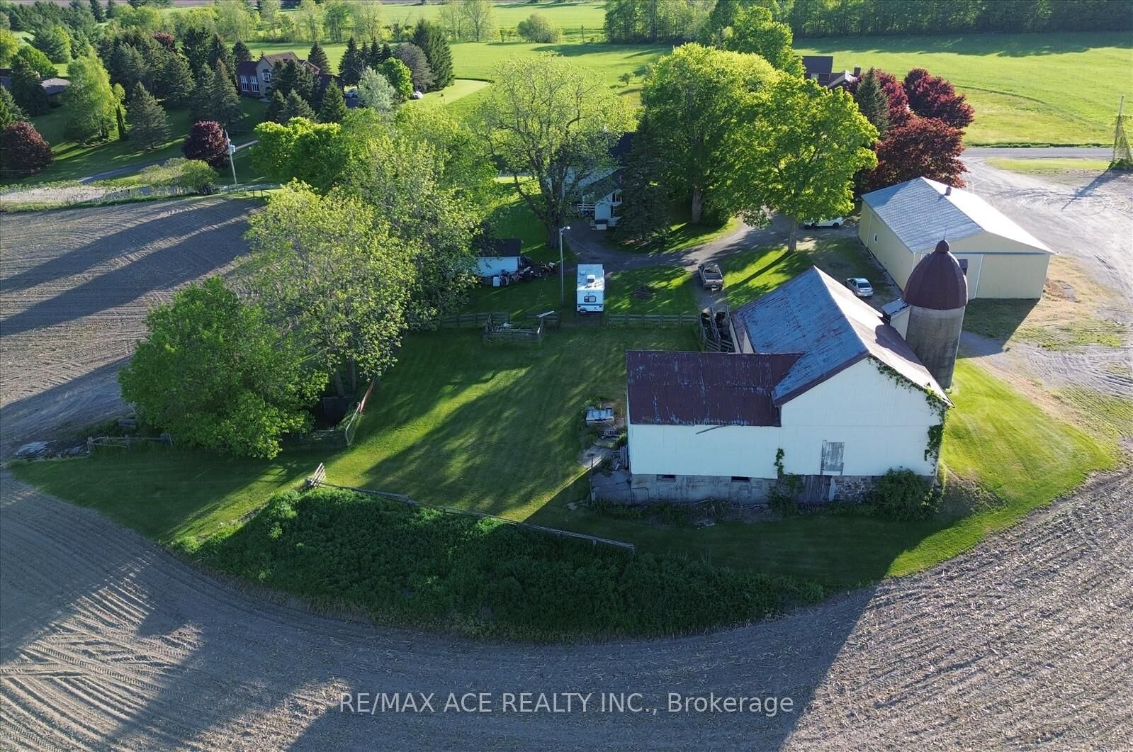 Property Photo: 6525 Best Road ON L0B 1M0