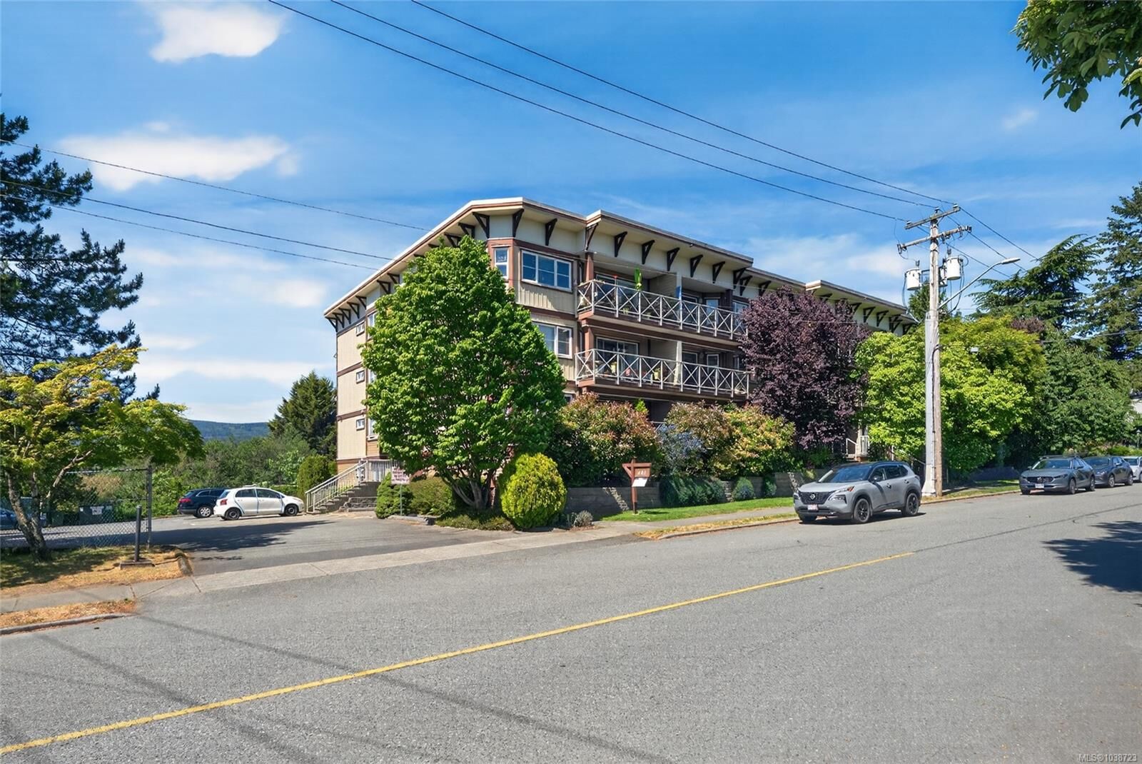 Property Photo:  481 Kennedy St #204  BC V9R 2J4 
