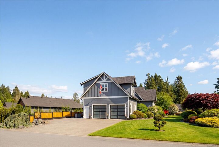 Property Photo: 946 Gillespie Pl BC V8H 1H6