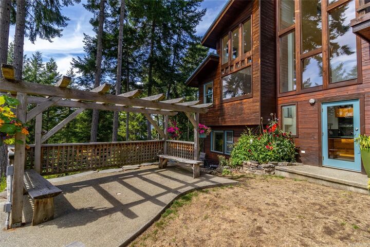 Property Photo: 2737 Anchor Way BC V0N 2M2