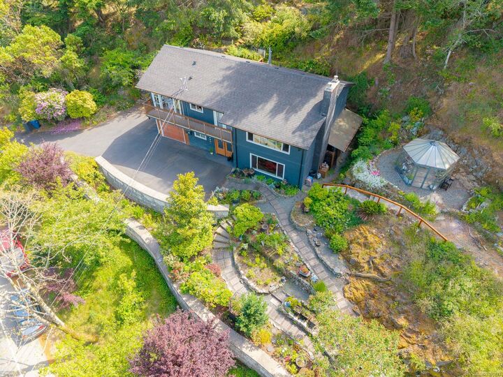 Property Photo: 3583 Hammond Bay Rd BC V9T 1E8