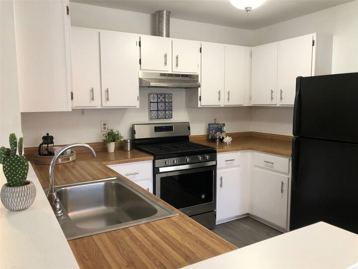 Property Photo:  1402 Byers Lane  TX 78753 