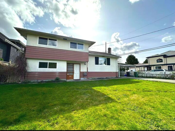 9511 Pinewell Crescent — photo 1