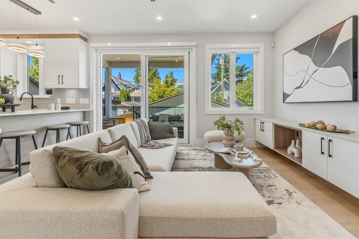 Photo de la propriété:  2743 McGill Street  BC V5K 1H4 