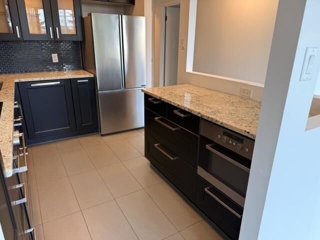 Property Photo:  6540 Burlington Avenue 303  BC V5H 4G3 