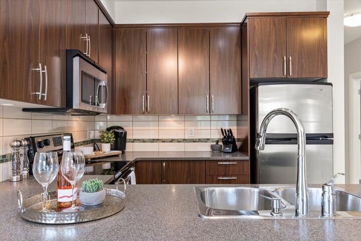 Property Photo:  45530 Market Way 203  BC V2R 0M5 