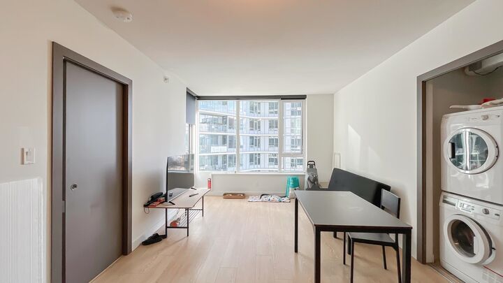 Property Photo:  68 Smithe Street 805  BC V6B 0P4 