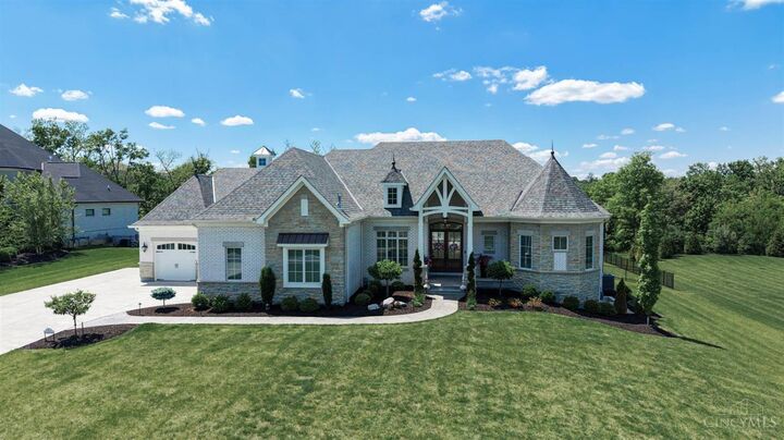 Property Photo:  5 Old Orchard Lane  OH 45242 