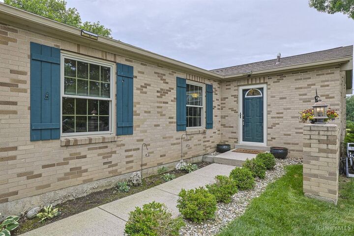 Property Photo:  2061 Edinburg Lane  OH 45014 