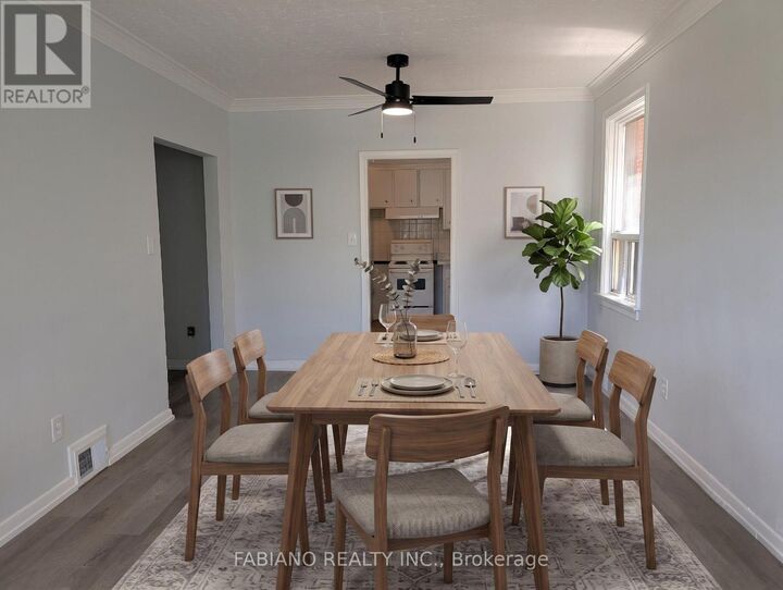 Property Photo:  5 Hertford Avenue 2  ON M6M 1S1 