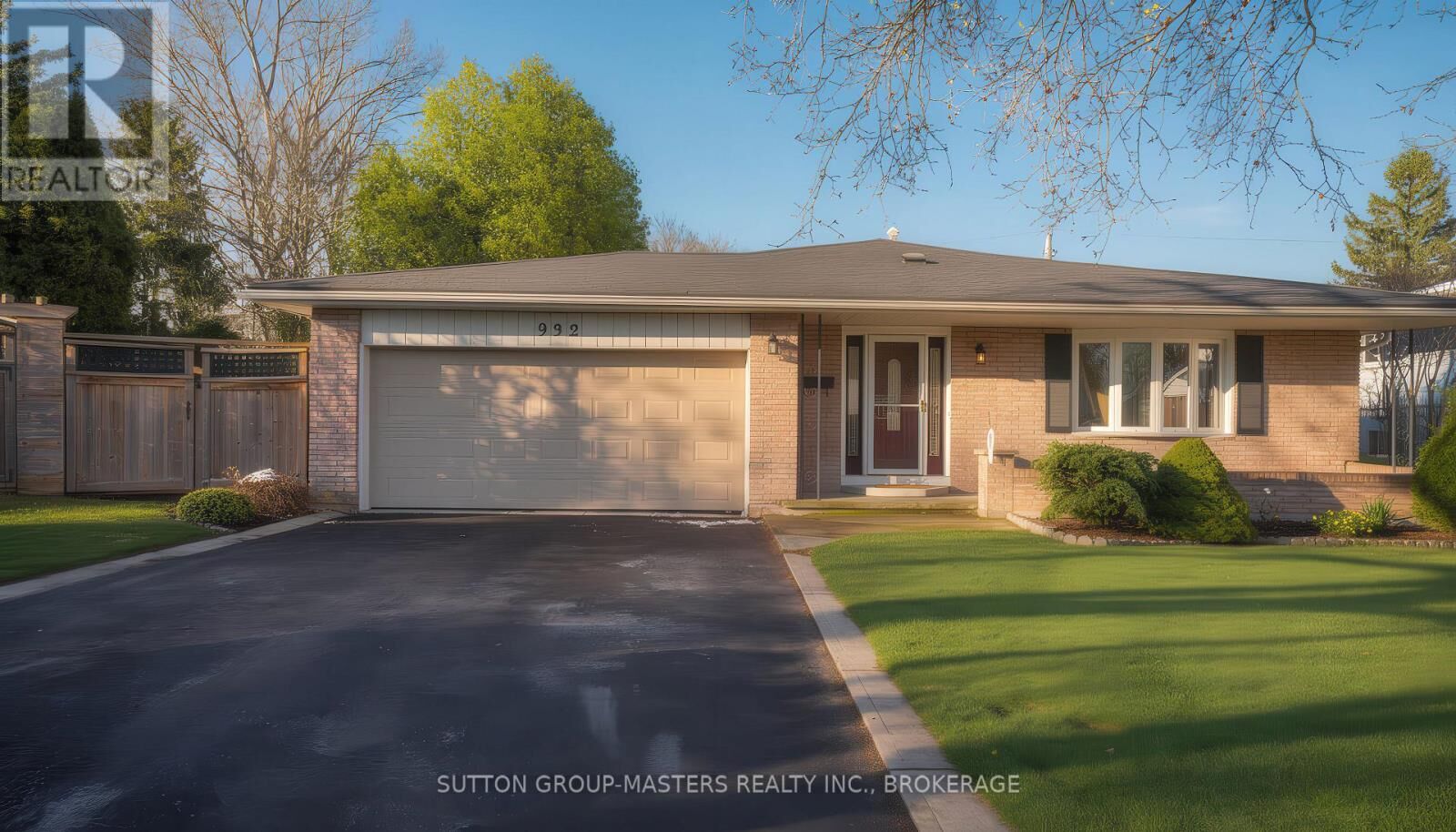 Property Photo: 932 Brodie Avenue ON K7M 4P9
