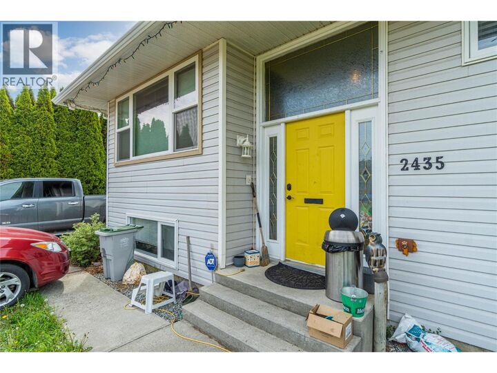 Property Photo: 2435 Young Avenue BC V2B 4M9
