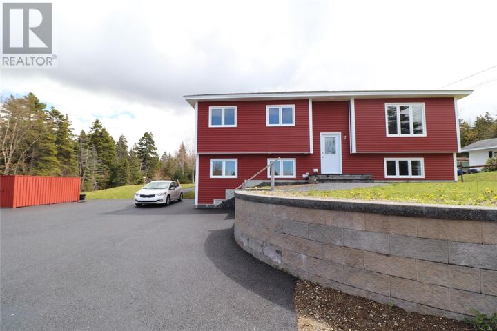 7 Squires Road — photo 1