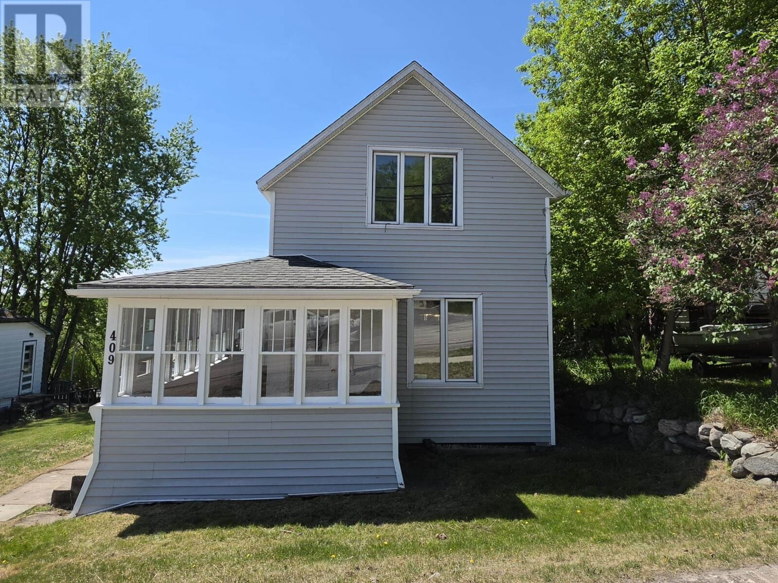 Property Photo:  409 Third Street North  ON P9N 2M2 