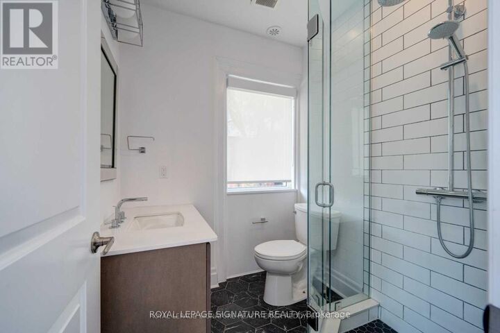 Property Photo: 1 Lansdowne Avenue 2B ON M6K 2V7