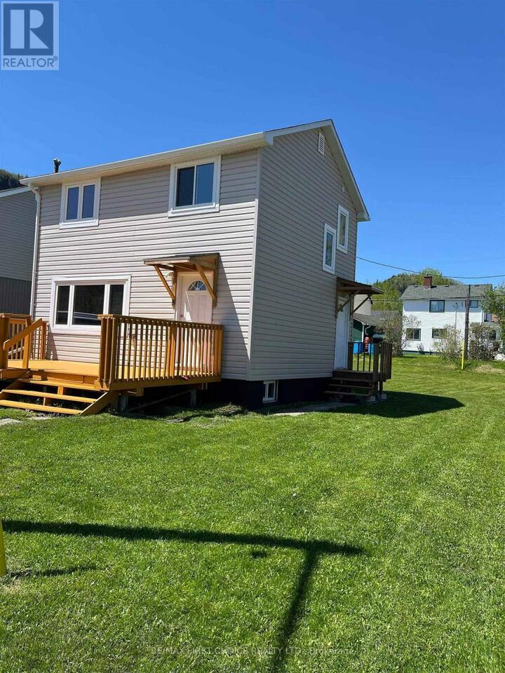 Property Photo: 5 Crutchfield Avenue ON P0T 2P0