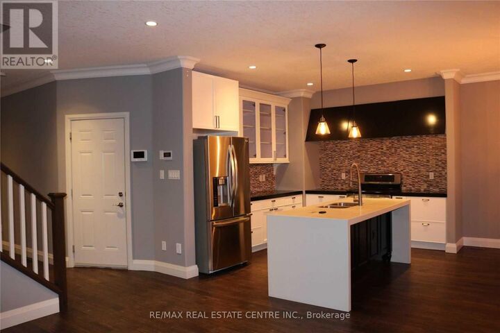 Property Photo:  1322 Pleasantview Drive  ON N5X 4P5 
