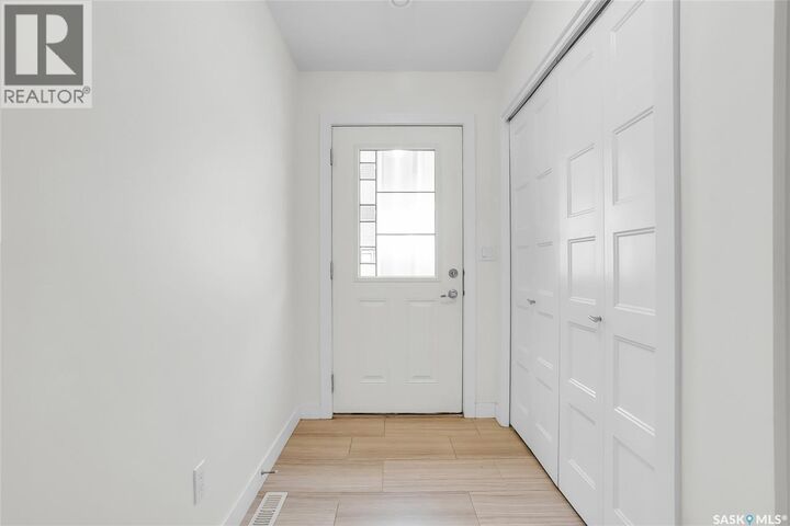 Property Photo:  4 1060 Parr Hill Drive  SK S0K 2T1 