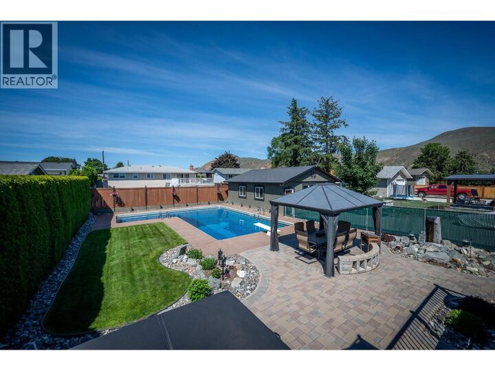 Property Photo: 976 Holt Street BC V2B 5G9