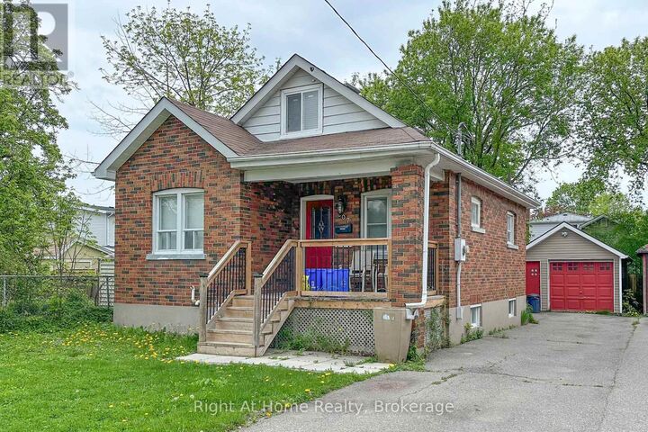Photo de la propriété:  307 Vimy Avenue Main  ON L1H 2M9 