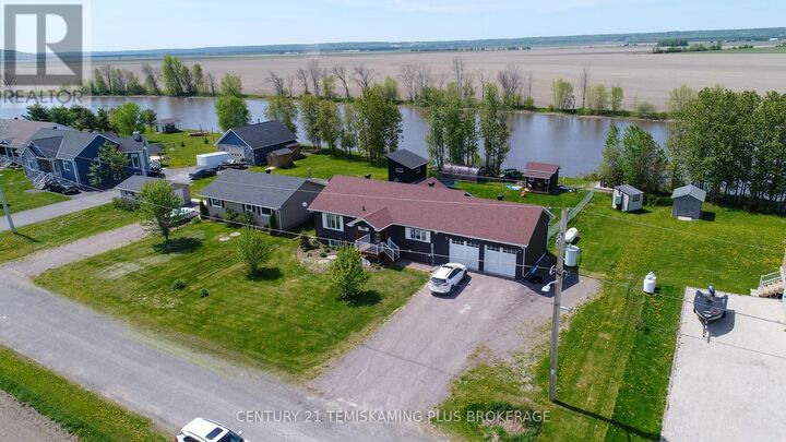 Property Photo: 24 St. Joseph Boulevard ON P0J 1A0