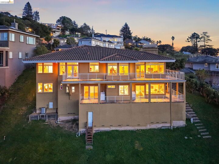 Property Photo:  6070 Mazuela Dr  CA 94611 