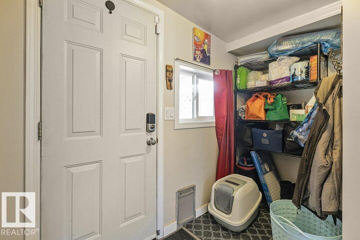 Property Photo:  862 West Coast Bay NW  AB T5S 1T6 