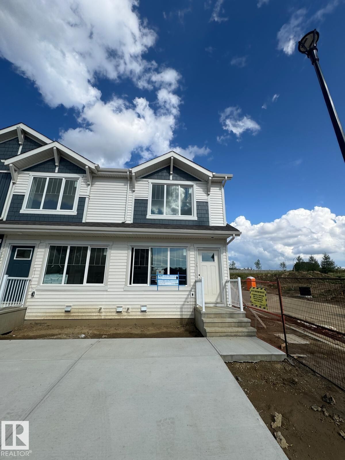 Property Photo: 3 18640 18 Avenue NW AB T6M 3E8