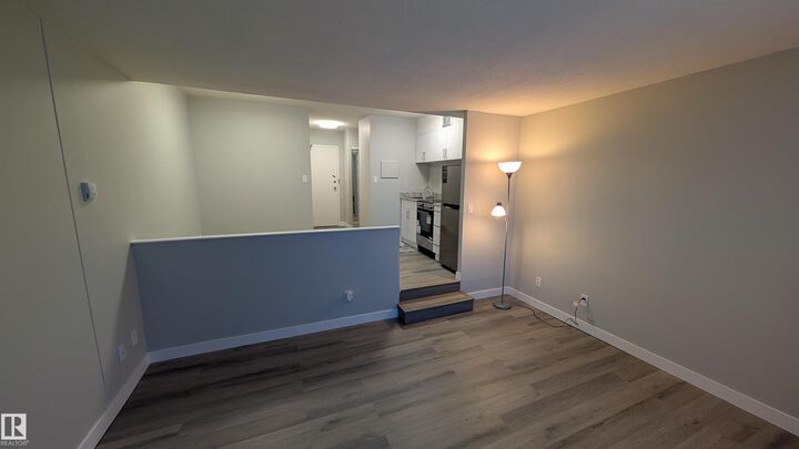 Property Photo: 10160 114 Street NW 714 AB T5K 2L2