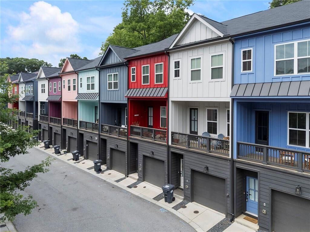 Property Photo: 152 Color Circle GA 30317
