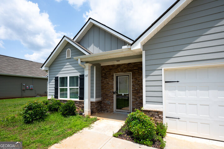 Property Photo:  47 Roundabout Lane NW  GA 30103 