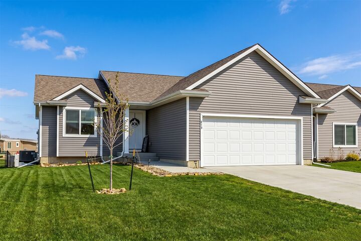 Property Photo:  213 NE Adams Avenue  IA 50073 