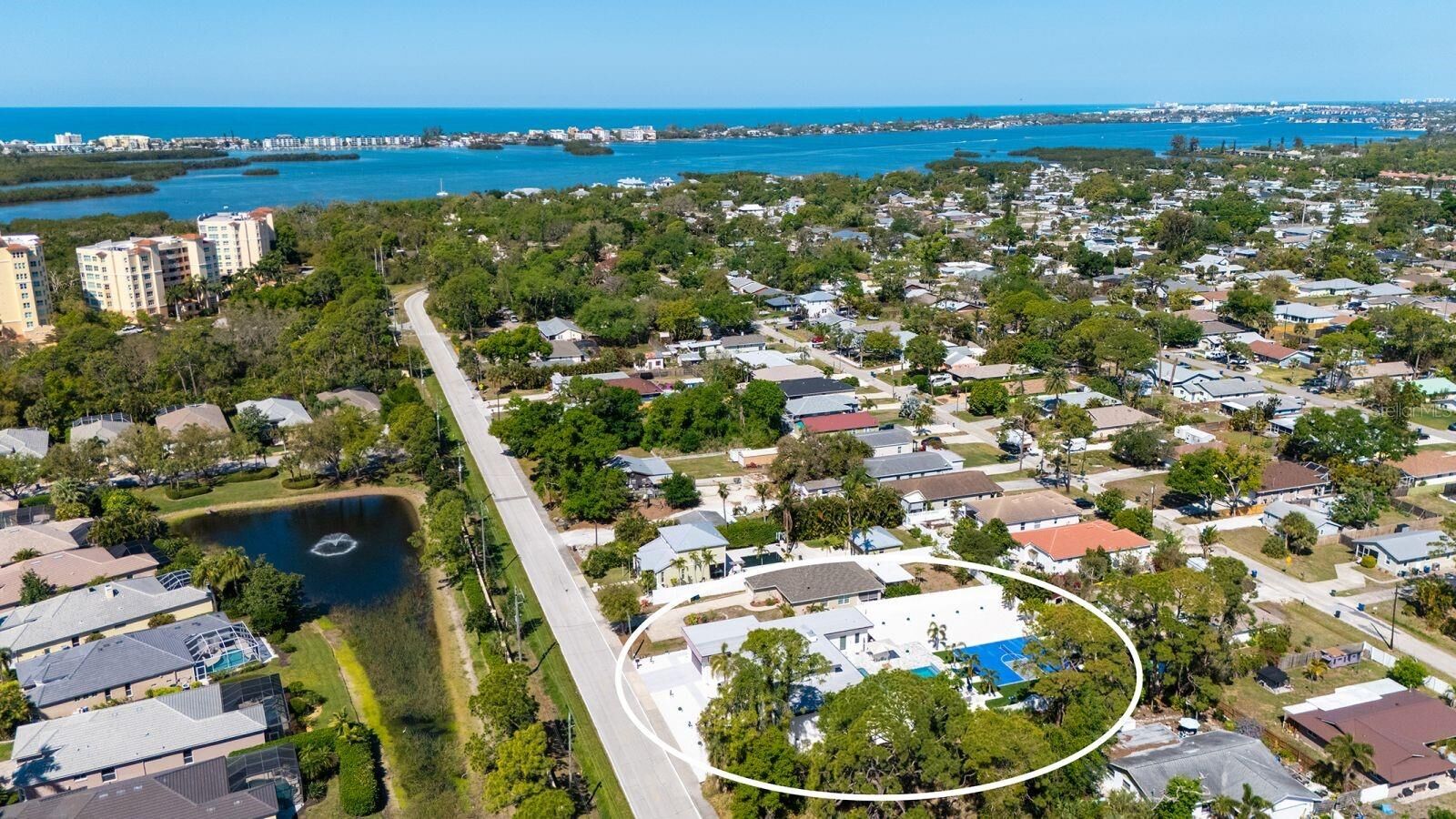 Property Photo:  1899 Vamo Way  FL 34231 