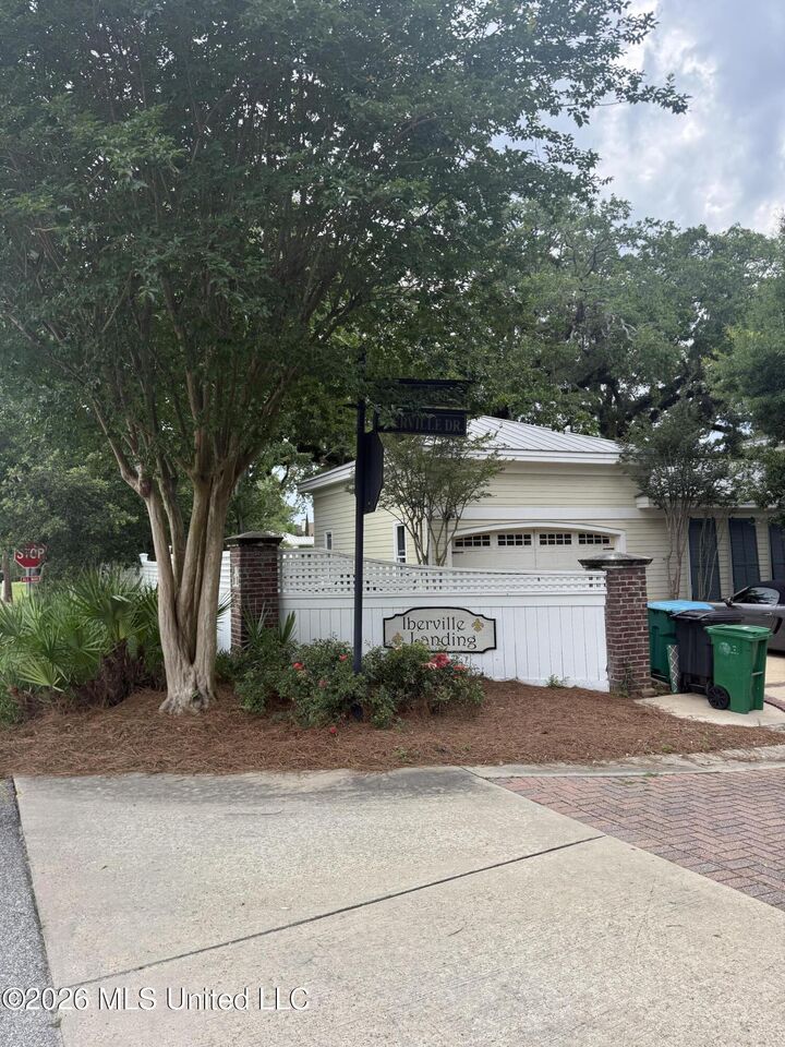 Property Photo:  806 Iberville Drive  MS 39564 