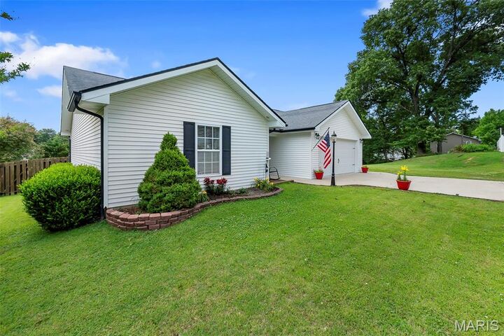 Property Photo:  509 Lyndhurst Street  MO 63755 