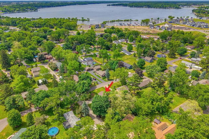 Property Photo:  325 Summer St  WI 53115 