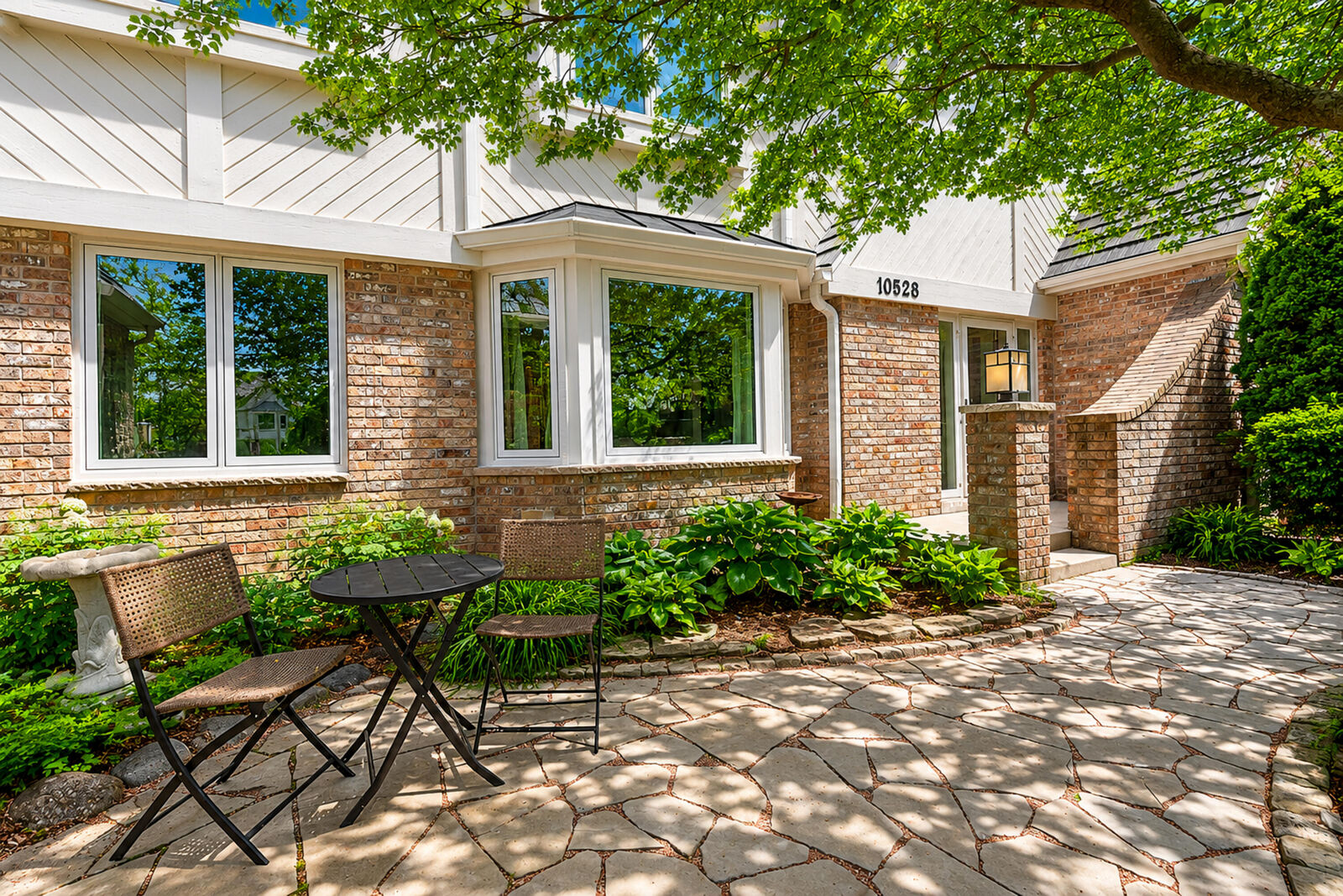 Property Photo: 10528 N Haddonstone Pl WI 53092